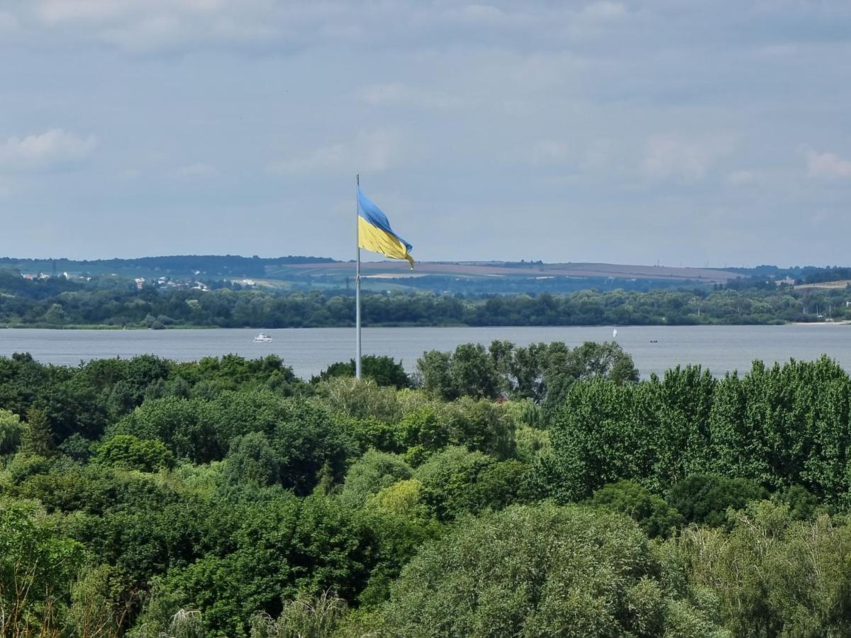 Світло Цілодобово Просторі Апартаменти Біля Гідропарку Топільче Ternopil Exterior photo